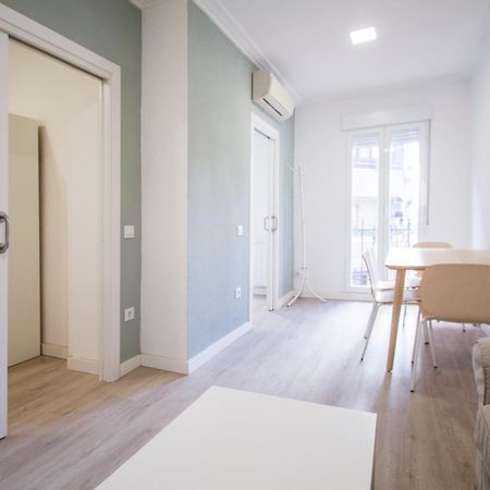 Apartamentos Tetuan Sandino Madrid Kültér fotó