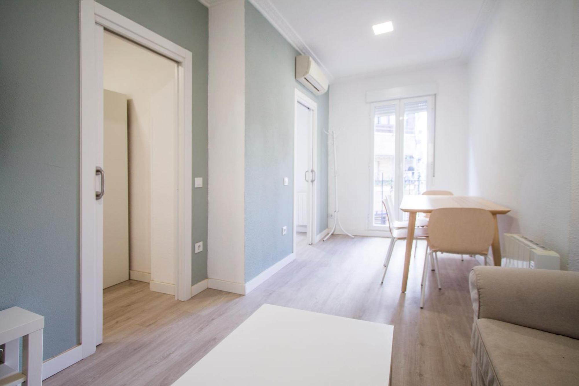 Apartamentos Tetuan Sandino Madrid Kültér fotó