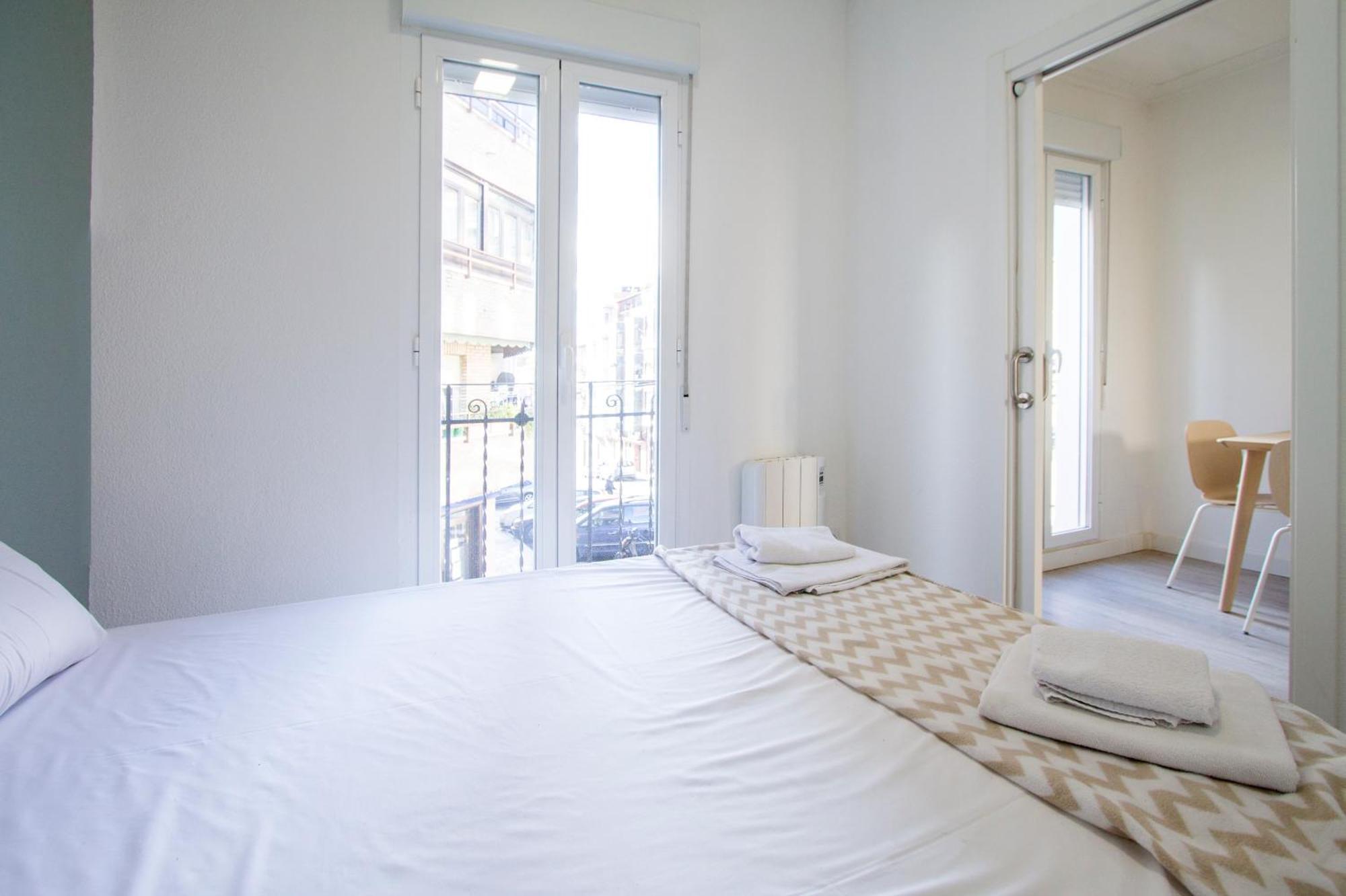 Apartamentos Tetuan Sandino Madrid Kültér fotó