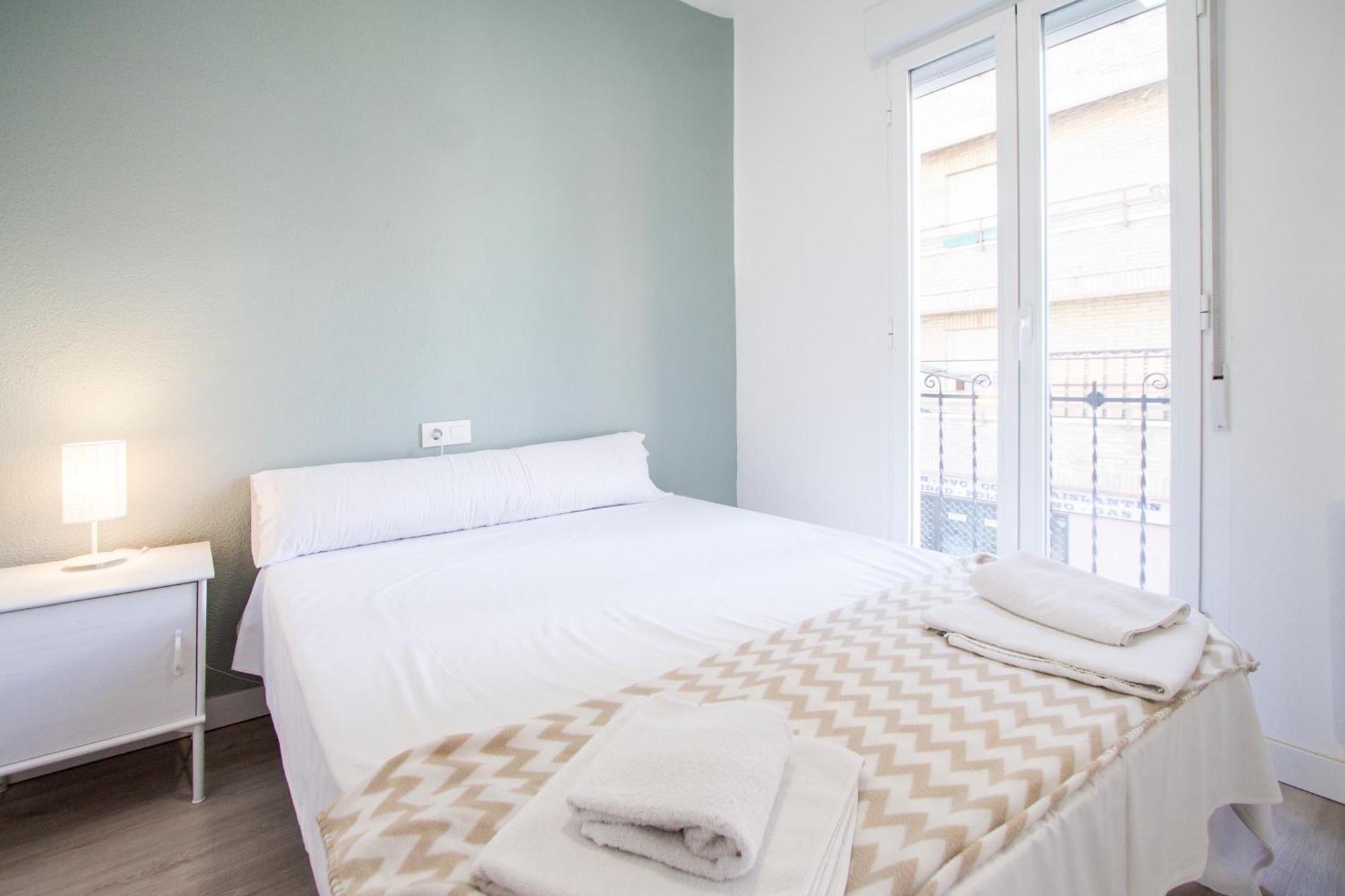 Apartamentos Tetuan Sandino Madrid Kültér fotó