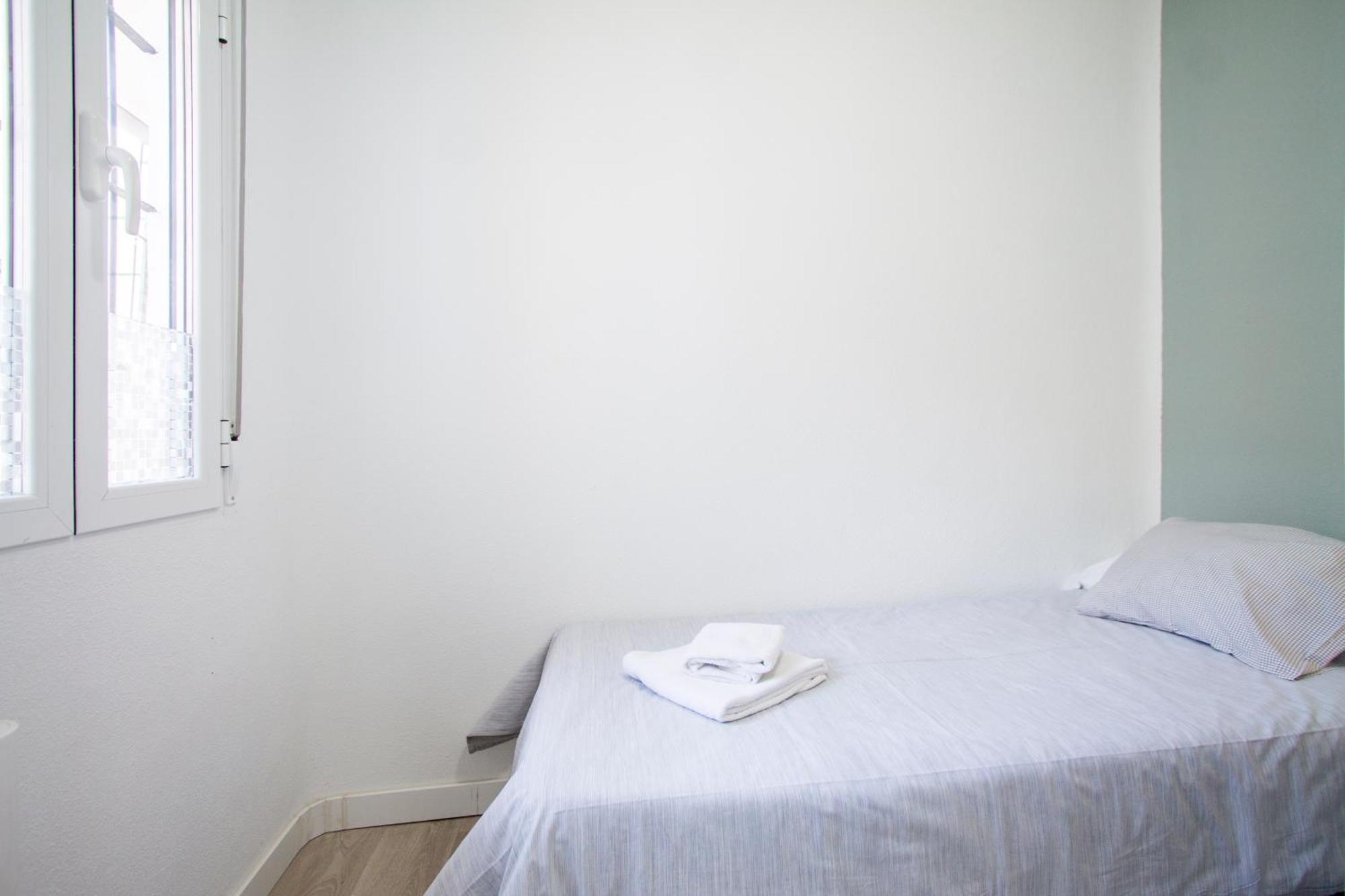 Apartamentos Tetuan Sandino Madrid Kültér fotó