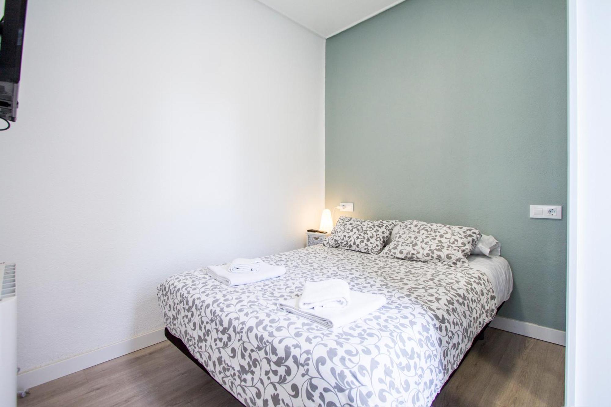 Apartamentos Tetuan Sandino Madrid Kültér fotó